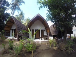  Hello Lumbung Homestay  Batu Layar